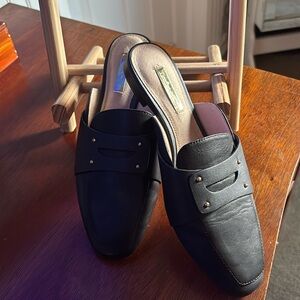 New Louise et Cie Charriet Stud Accent Slides/Mules—Black leather Size 6.5 M